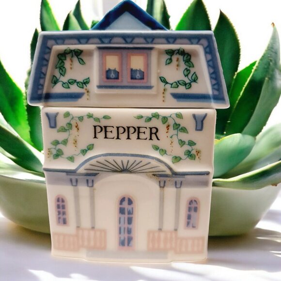 Lenox Spice Village Pepper Jar 1989 - Picture 1 of 13